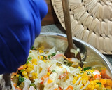 Foto del paso 3 de la receta: Ensalada de repollo con palitos de surimi