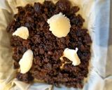 A picture of step 5 of Christmas pudding baklava.