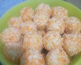 Foto langkah ke 4 dari resep Bola-bola singkong Mozzarella.