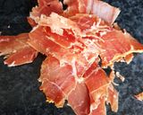 Une image de l'étape 4 de Tarte fine aux tomates 🍅 pesto jambon cru.