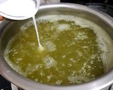 A picture of step 4 of Lemon Coriander Soup.