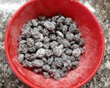 Foto del paso 4 de la receta: Budín inglés de gofio y pasas