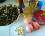 Foto del paso 1 de la receta: Judías verdes con tomate y huevos