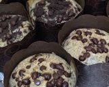 Foto langkah ke 4 dari resep Oreo Muffin With Chocolate Chips.