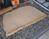 Foto del paso 2 de la receta: Tarta brioche rellena de crema de almendras y pastelera