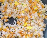 Foto langkah ke 3 dari resep Nasi Goreng Sosis.