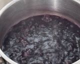 Foto langkah ke 5 dari resep Pie Ketan Hitam Saus Saffron.