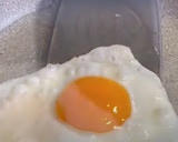 Foto del paso 9 de la receta: Chilaquiles Rojos Rancheros Con Huevos Estrellados