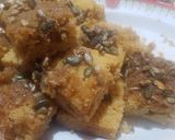 A picture of step 3 of Mixed Seeds dessert slices.