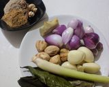 Foto langkah ke 1 dari resep Semur Ayam + Kentang.