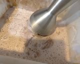 A picture of step 3 of Ice-cream Shake.