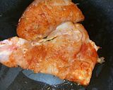 Foto langkah ke 4 dari resep Chicken steak with BBQ sauce.