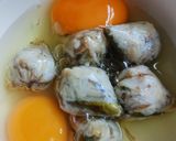 รูปขั้นตอนการทำที่ 1 ของ คั่วไข่ใส่แหนมเห็ด