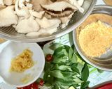 Gambar langkah 1 resipi 👩‍🍳Cendawan Tiram Goreng Salted Egg.