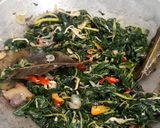 Foto langkah ke 10 dari resep Oseng Daun Pepaya Teri.