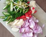 Foto langkah ke 2 dari resep Oseng Daun Pepaya.