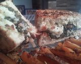 Foto del paso 14 de la receta: Sándwich de queso con espinacas salteadas y "papas"🥪🧀🌿🥪🍟