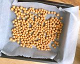 Hình bước làm 2 của món 🌱 Snack Đậu Gà Giòn Vị Tỏi Ớt