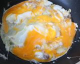 รูปขั้นตอนการทำที่ 2 ของ ไข่ผัดแตง🥚🍳🥒