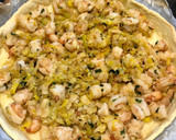 Foto del paso 12 de la receta: Quiche de gambones al pil pil con puerro y mozzarella