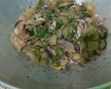 Foto langkah ke 8 dari resep Oseng oseng ikan cue dan kikil.