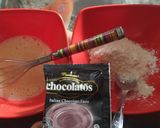 Foto langkah ke 1 dari resep Chocolatos cake topping chocochip.