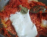 A picture of step 3 of Gajar ka halwa.