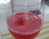 รูปขั้นตอนการทำที่ 1 ของ "DIY Red Lemon Soda with Soju" 🍷🍋🥰