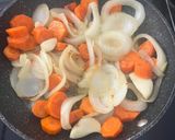 Foto del paso 3 de la receta: Ragú de conejo al vino blanco