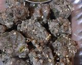 A picture of step 8 of Multigrain Daliya Muthia.