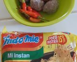 Foto langkah ke 1 dari resep Mie Instan Kuah Pedas.