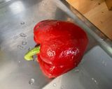 Une image de l'étape 3 de Porc mariné aux aubergines graffiti, tomates et poivron rouge.