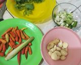 Foto langkah ke 2 dari resep Sop ayam kampung simpel.