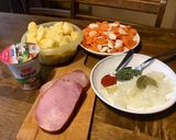 Tárkonyos krumplileves füstölt hússal recept fázis 1 fotója