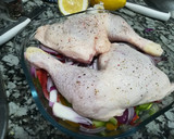 Foto del paso 4 de la receta: Cuartos traseros de pollo al horno con verduras