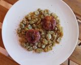 Foto del paso 16 de la receta: Carrilleras caramelizadas con habitas encebolladas a la menta