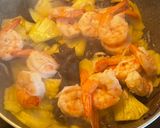 Foto langkah ke 2 dari resep Udang Nanas Masak Jahe Favorite.