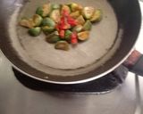 Foto langkah ke 3 dari resep Terung goreng telur.