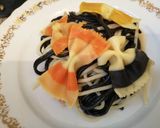 Une image de l'étape 6 de Spaghetti à l'encre de seiche gambas.