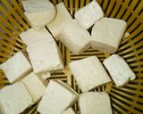 Hình bước làm 1 của món Canh Rong Biển Đậu Hũ Cay