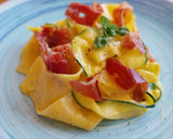 Foto del paso 7 de la receta: Pasta y calabacín en salsa cremosa de parmesano con jamón