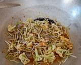 Foto langkah ke 2 dari resep Tumis touge berbumbu.