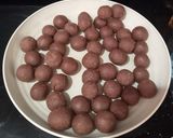 Foto langkah ke 2 dari resep Bola-bola coklat lumer.