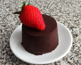 Foto del paso 18 de la receta: Semifrío de chocolate con fresas