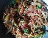 कुरडईच्या चुऱ्याची भाजी (kurdaichya churyachi bhaji recipe in marathi) रेसिपी स्टेप 3 फोटो 