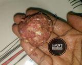 A picture of step 2 of Meat Balls.