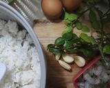 Foto langkah ke 1 dari resep Nasi Goreng Daun Jeruk.