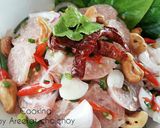 รูปขั้นตอนการทำที่ 4 ของ ยำแหนมหมู