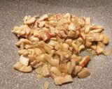 Foto del passaggio 2 della ricetta Pappardelle panna e porcini