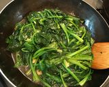 Foto langkah ke 3 dari resep Horensho tumis bawang putih.